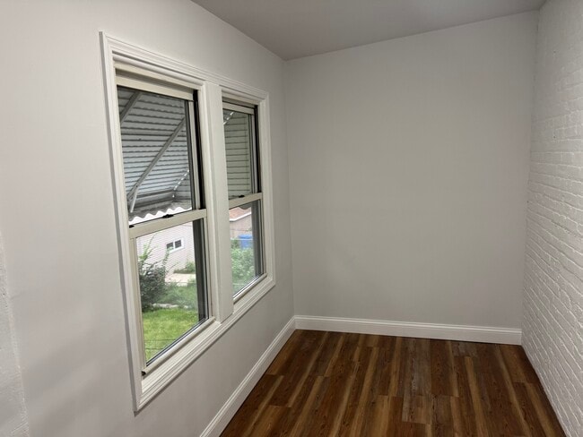 Building Photo - 7152 S Racine Ave
