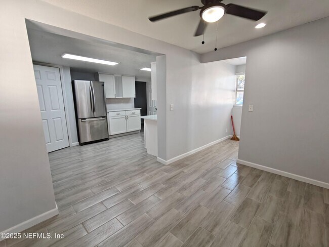 Building Photo - 2921 Mansion Rd