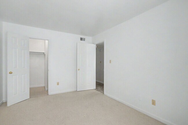 Building Photo - 15324 Warwick Blvd