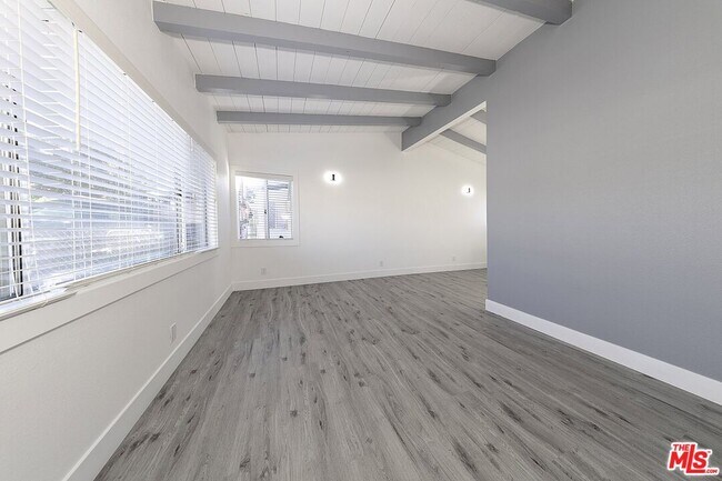 Building Photo - 11132 Montecito Dr