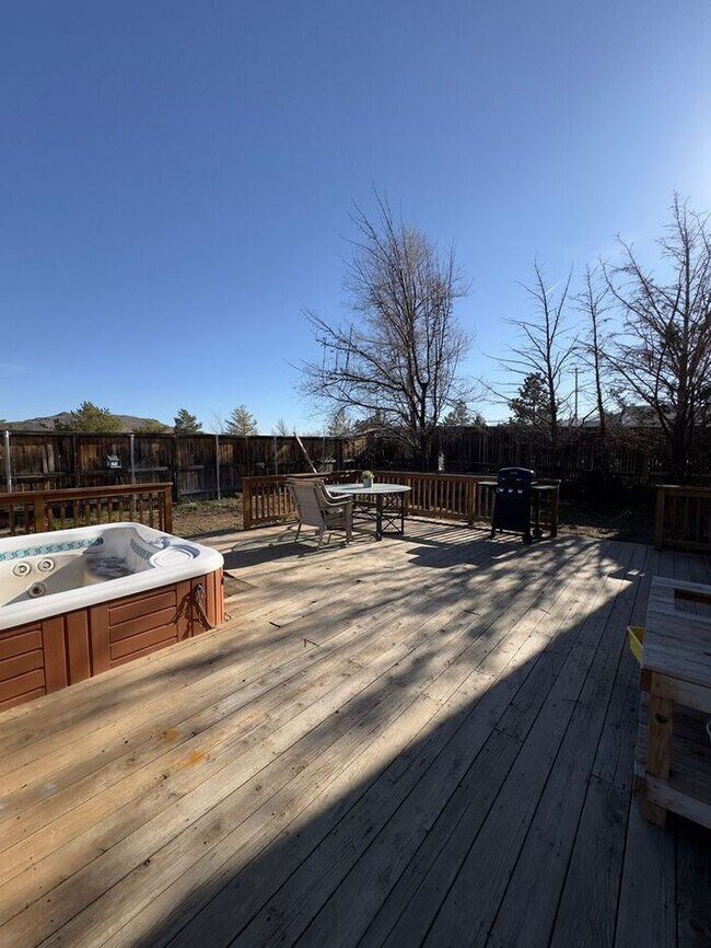 Building Photo - Coming Soon – Beautifully Upgraded North Valleys Rental!