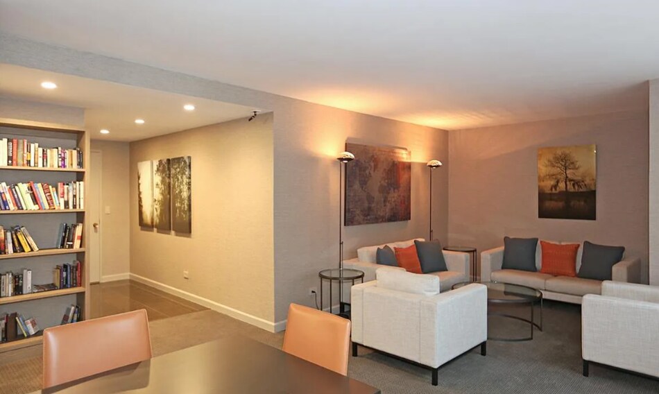 Building Photo - 235 W 72nd St