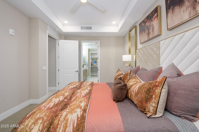 Building Photo - 5250 E Deer Valley Dr