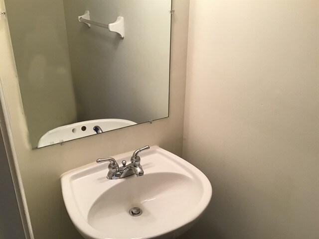 Building Photo - 5954 Courtney Pl