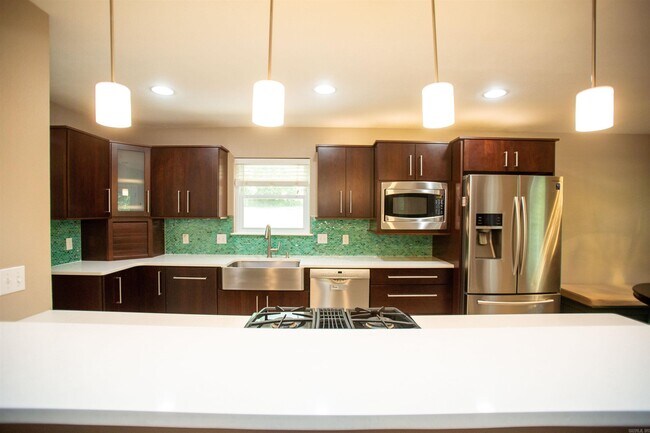 Building Photo - 8607 Linda Ln