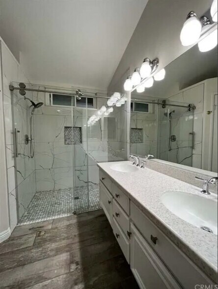 Building Photo - 2982 Briarwood Dr