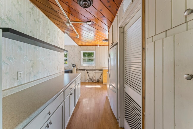 Building Photo - 4501 E Kuhn Rd