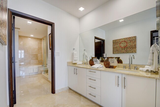 Building Photo - 550 Okeechobee Blvd