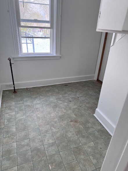 Building Photo - 151 Grove Pl