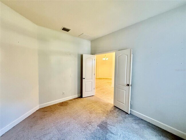 Building Photo - 10755 Rockledge View Dr