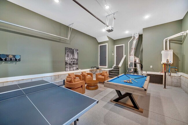 Building Photo - 2716 Delaware Ave