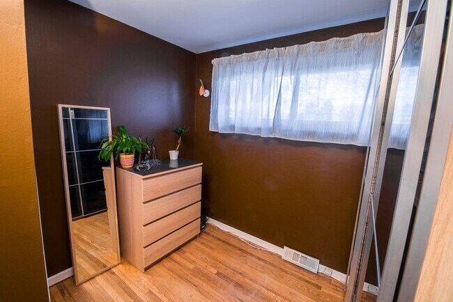 Building Photo - Immaculate 3 Bedroom SFH in Owings Mills!