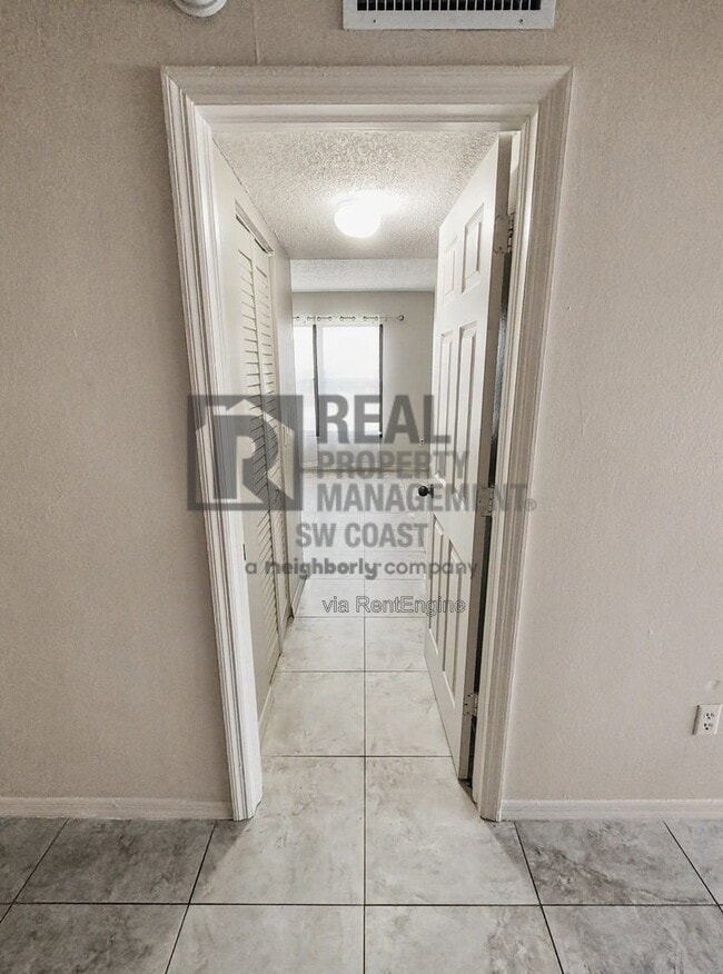 Building Photo - 12471 McGregor Blvd