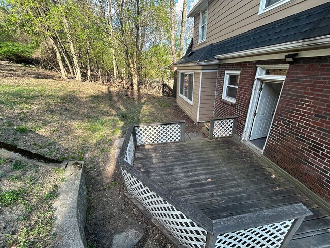 Building Photo - 8527 Westwood Rd