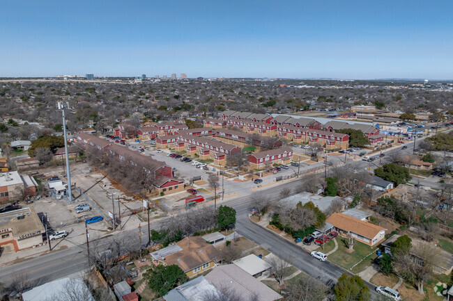Building Photo - Arbors at West Avenue Apartments