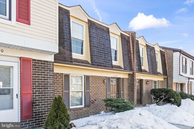 Building Photo - 2108 Monaghan Dr