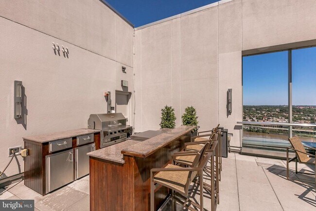 Building Photo - 1111 19th St N