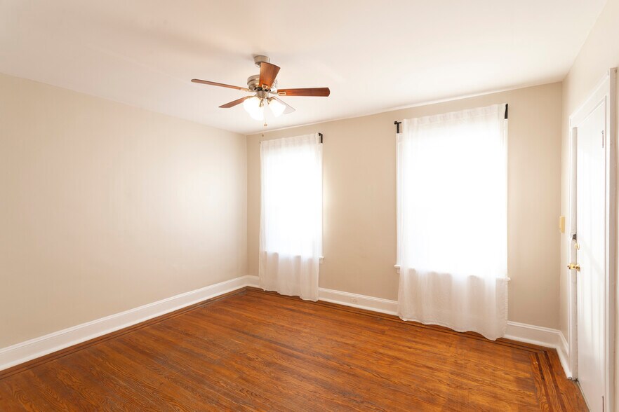 Living Room - 300 E 32nd St