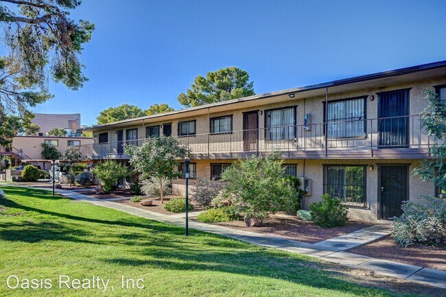Building Photo - 1 br, 1 bath House - 605 S. Royal Crest Ci...