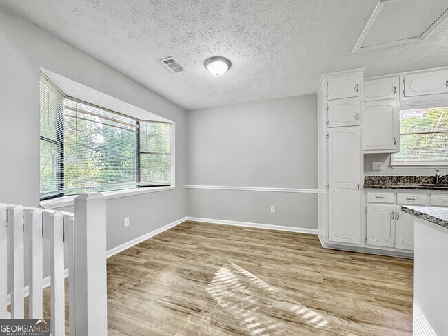 Building Photo - 9047 Hamilton Ct