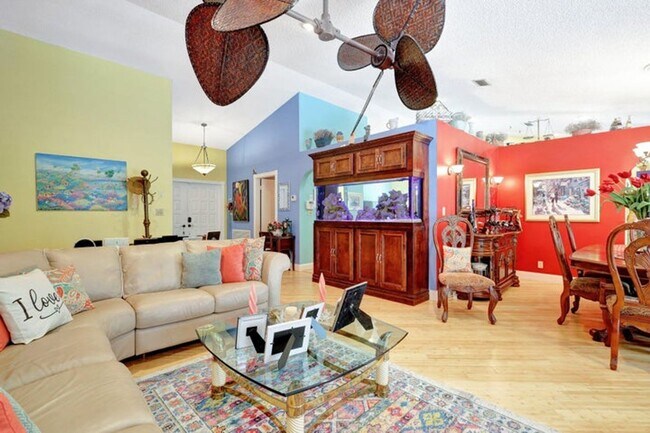 Building Photo - 455 Mohawk Ln