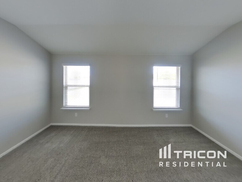 Building Photo - 8832 Ring Gold Dr