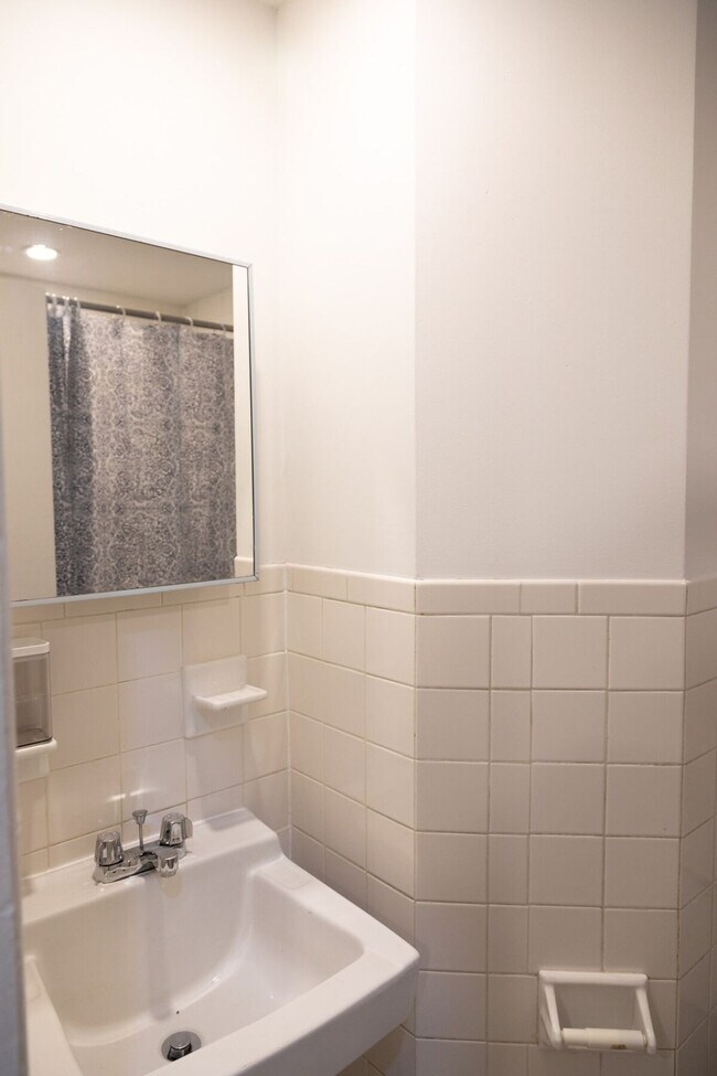 Building Photo - 343 E 118th St