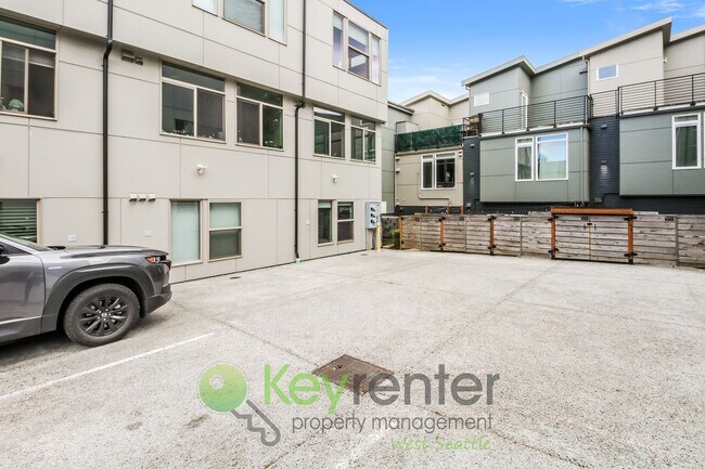 Building Photo - Modern 3 Bedroom with Rooftop Deck and In Unit Laundry