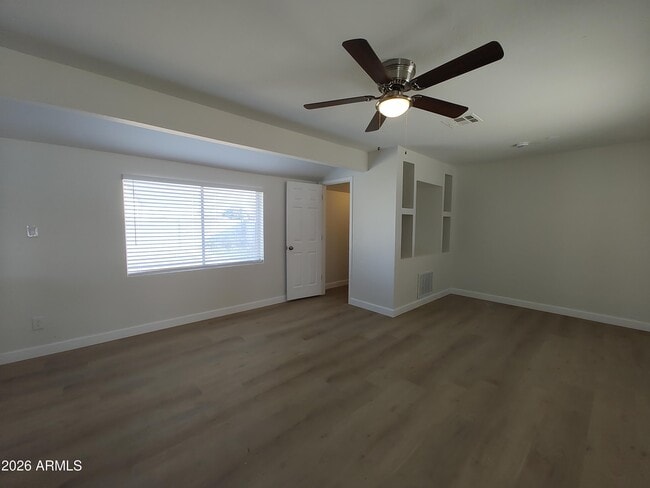 Building Photo - 2316 E Karen Dr