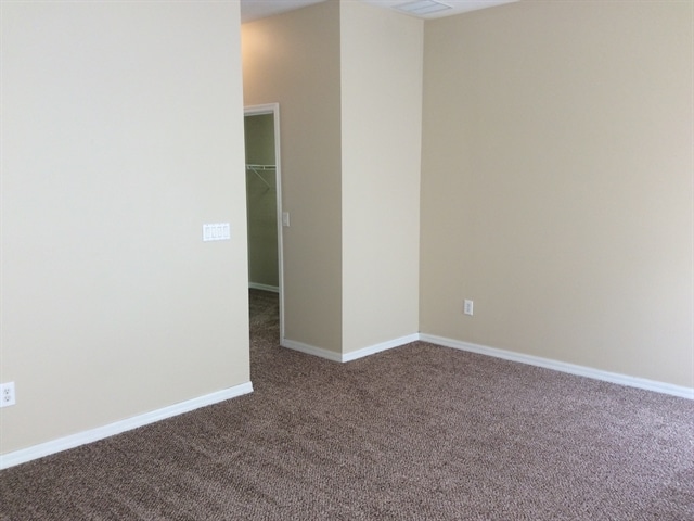 Building Photo - 1659 Canoe Creek Falls Dr