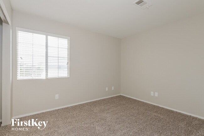 Building Photo - 5576 Summer Joy St