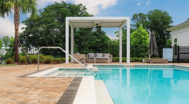 Building Photo - 110 Zora Pl