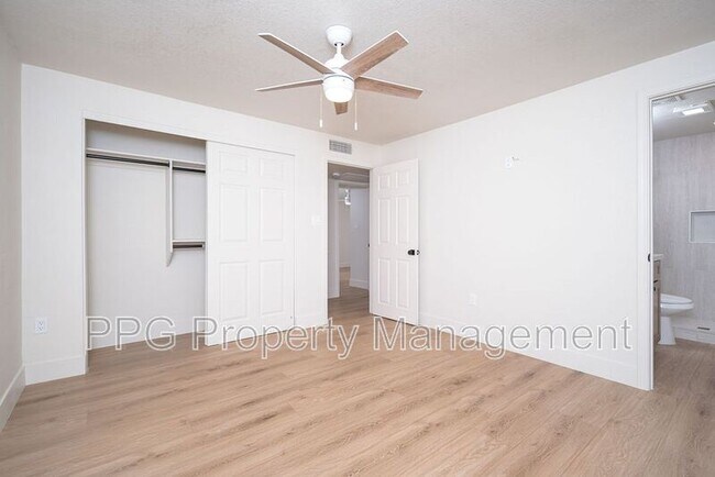 Building Photo - 3718 E Ludlow Dr