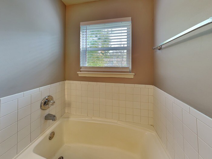 Building Photo - 5444 Adina Ct