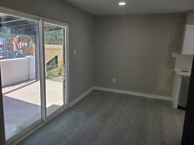 Building Photo - 3406 Doolittle Dr