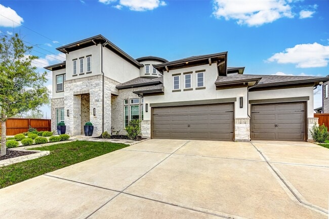 Building Photo - 9903 Regal Bend Dr