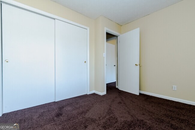 Building Photo - 8564 Creekwood Way