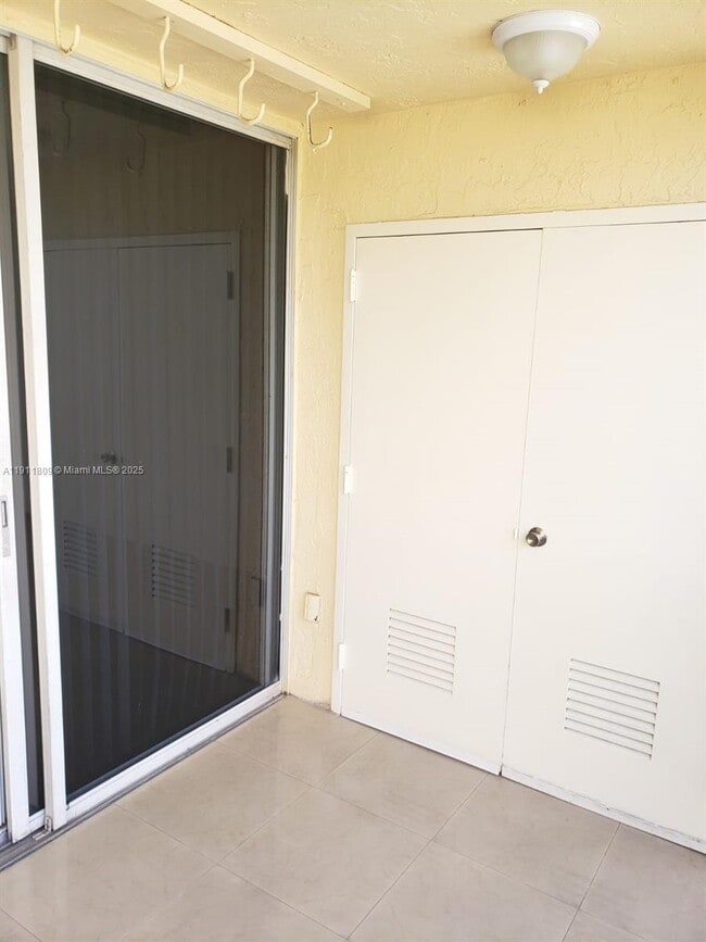 Building Photo - 8205 Lake Dr