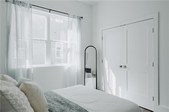 Building Photo - 117 Mayson Ave NE