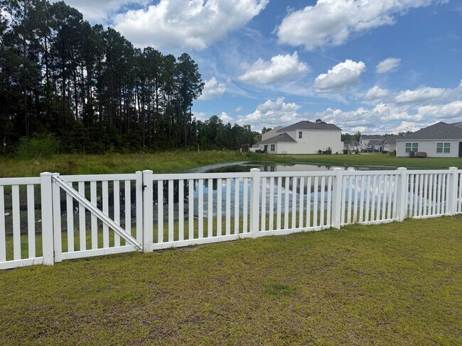 Building Photo - 339 Elizabeth Dr