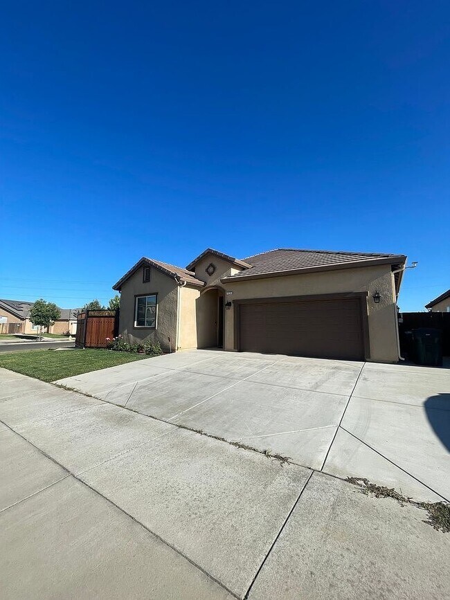 Building Photo - 1210 Wildcat Dr