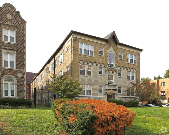 Building Photo - Toronto Parcade Apartments