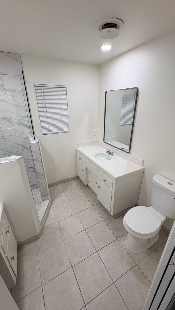 Building Photo - Remodeled 3 bedroom/ 2 bathroom home