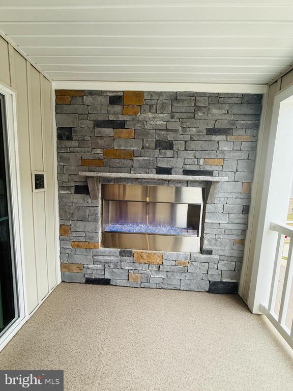 Building Photo - 8249 WILLOWBEND TURN