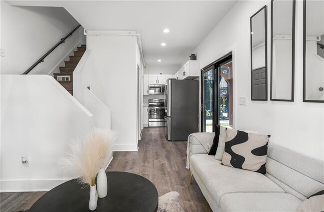 Building Photo - 3120 Godby Rd