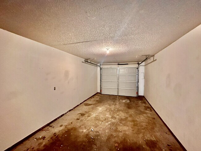 Building Photo - 310 N 34th St