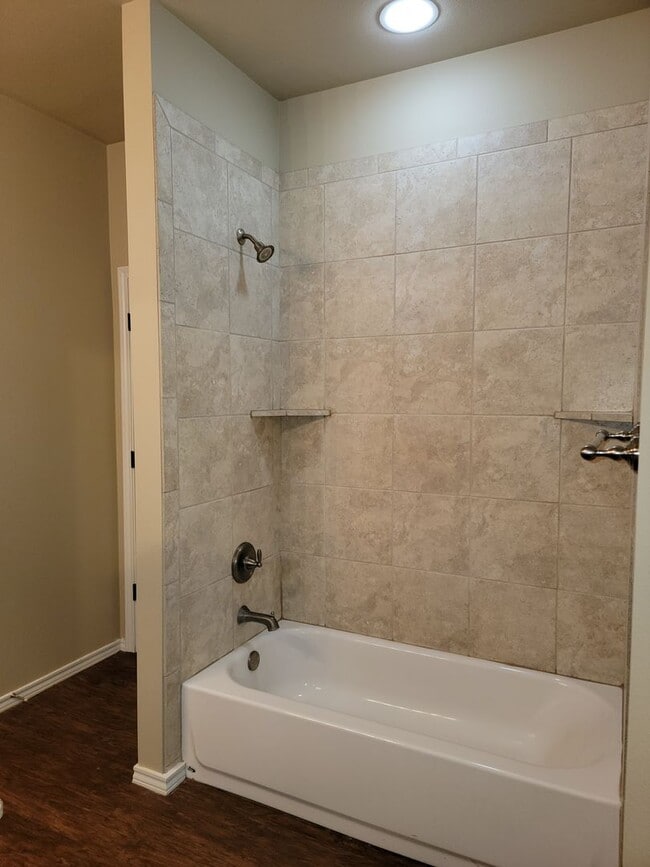 Building Photo - Awesome 3/2/2 in Foxridge - Cooper Schools