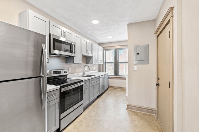 Building Photo - 3801-3803 S. Kingshighway/4900-4904 Mardel