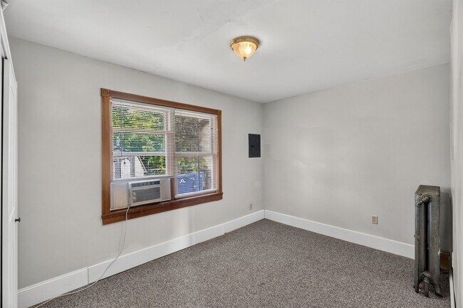 Building Photo - 515 Whitall St