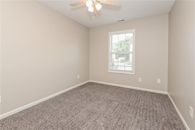 Building Photo - 64 Maple Hill Dr
